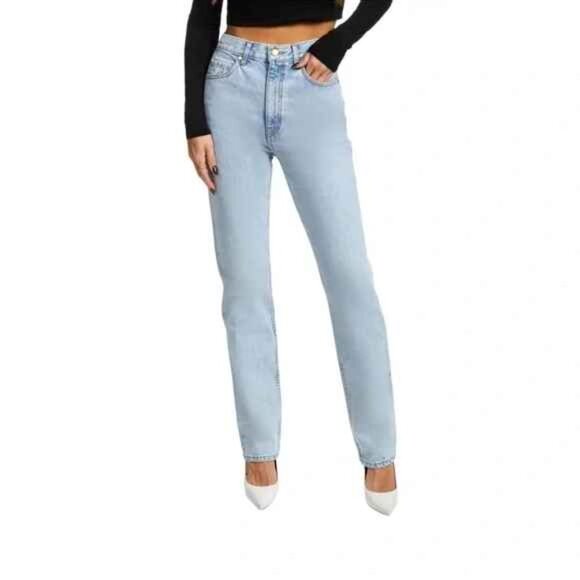 Ulla Johnson Agnes Jeans in Glacier Wash - Picture 4 of 16